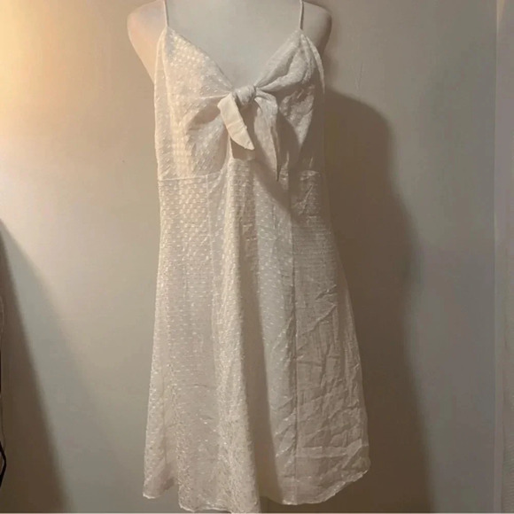 Alice And Olivia Roe White Tie Front Dress Size 12 NWT - Picture 2 of 9